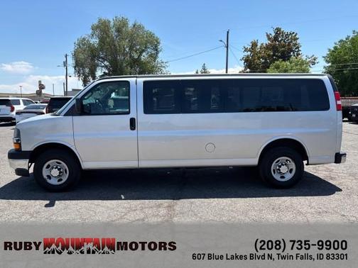 2017 Chevrolet Express 3500 LT