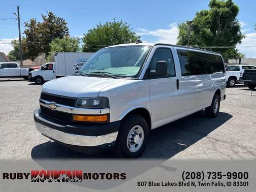 2017 Chevrolet Express 3500 LT