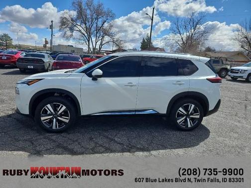2023 Nissan Rogue SL