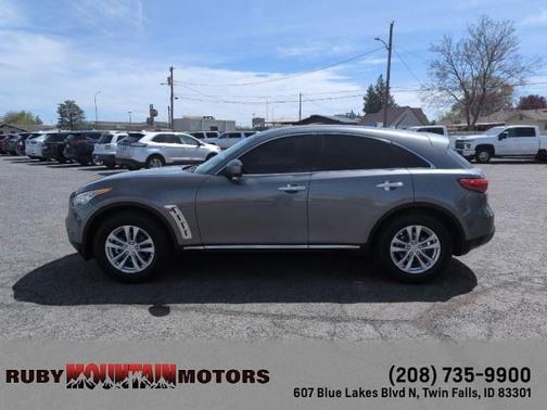 2017 INFINITI QX70 Base