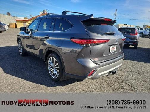 2023 Toyota Highlander Platinum