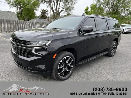 Photo 3 of 32 of 2021 Chevrolet Suburban RST