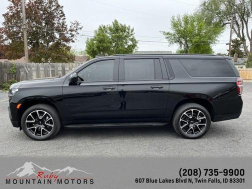 Photo 4 of 32 of 2021 Chevrolet Suburban RST