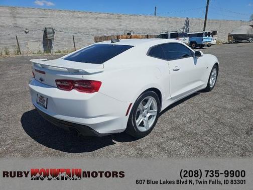 Summit White 2019 Chevrolet Camaro 1LT