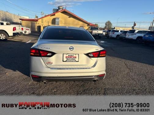 2022 Nissan Altima 2.5 SR