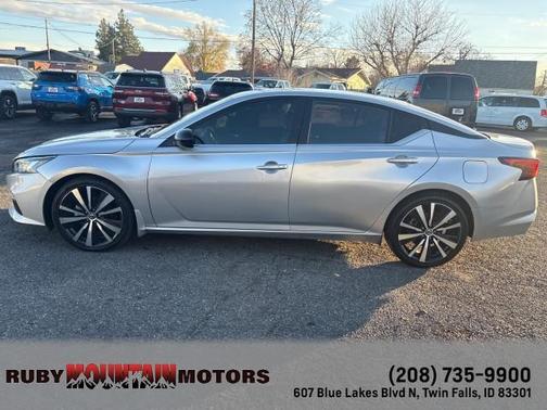 2022 Nissan Altima 2.5 SR