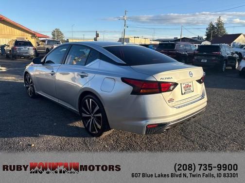 2022 Nissan Altima 2.5 SR