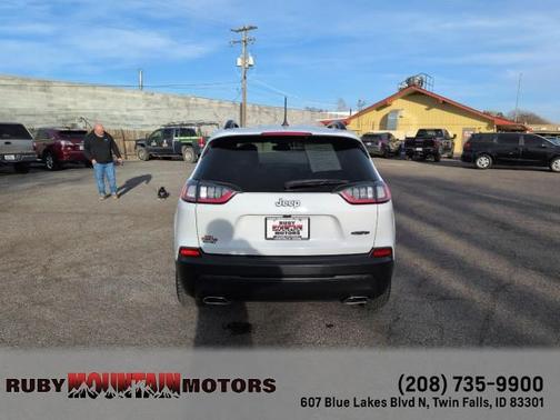 2022 Jeep Cherokee Latitude Lux