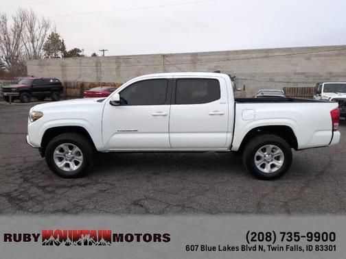 2017 Toyota Tacoma SR