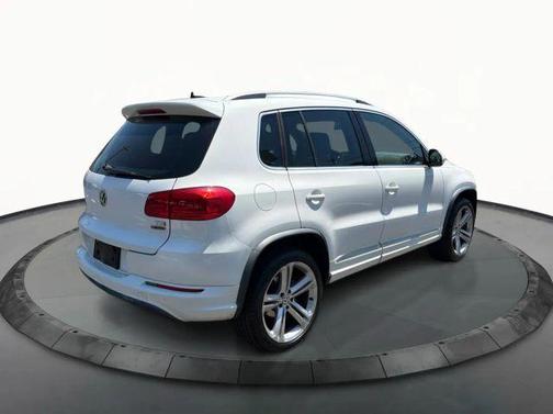 White 2016 Volkswagen Tiguan R-Line