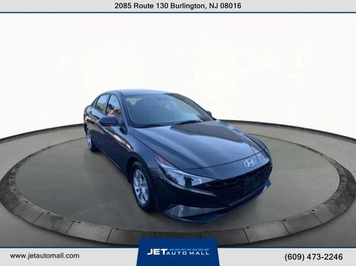 Gray 2021 Hyundai ELANTRA SE