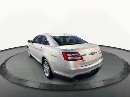 2017 Ford Taurus SEL