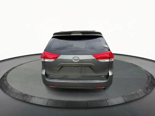 Green 2013 Toyota Sienna LE