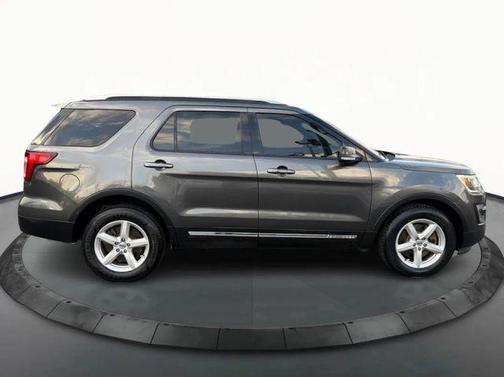 Gray 2016 Ford Explorer XLT