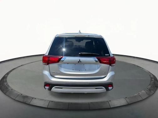 Silver 2020 Mitsubishi Outlander SE