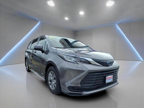 2021 Toyota Sienna LE