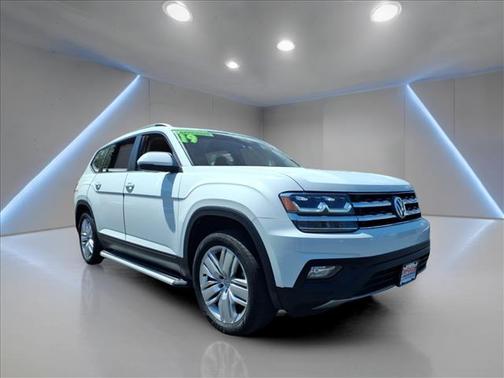 White 2019 Volkswagen Atlas 3.6L SE w/Technology