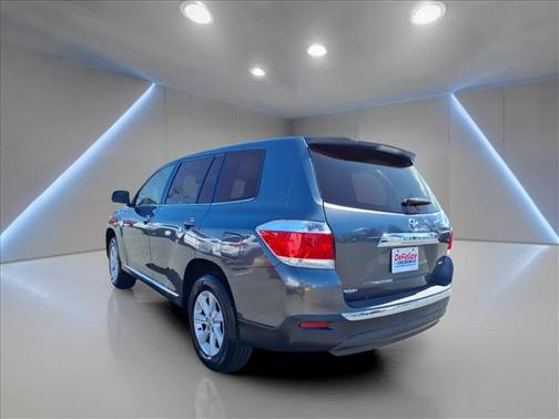 Gray 2012 Toyota Highlander SE