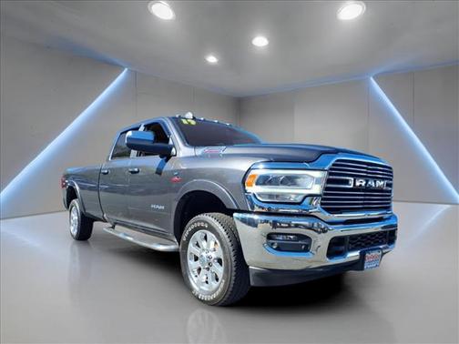 2019 RAM 3500 Laramie Crew Cab 4x4 8' Box