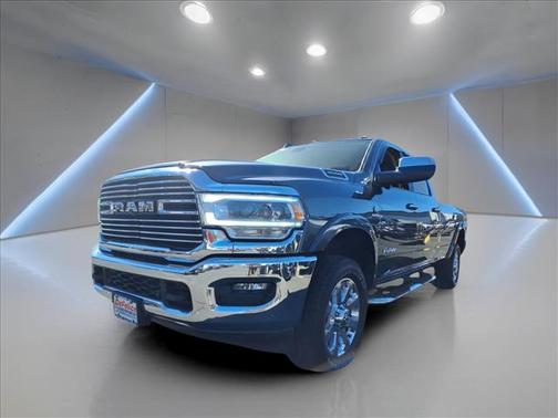 2019 RAM 3500 Laramie Crew Cab 4x4 8' Box