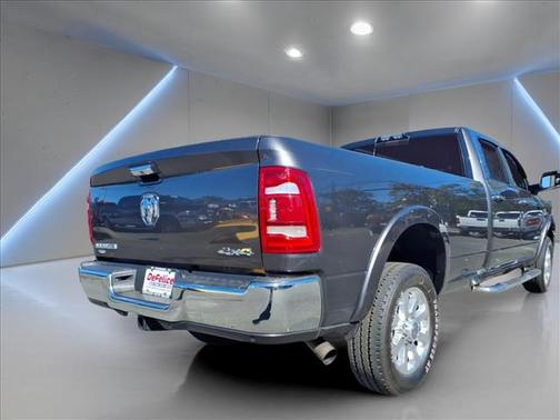 2019 RAM 3500 Laramie Crew Cab 4x4 8' Box