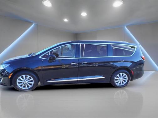 Black 2017 Chrysler Pacifica Touring-L