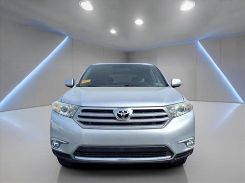 2013 Toyota Highlander SE