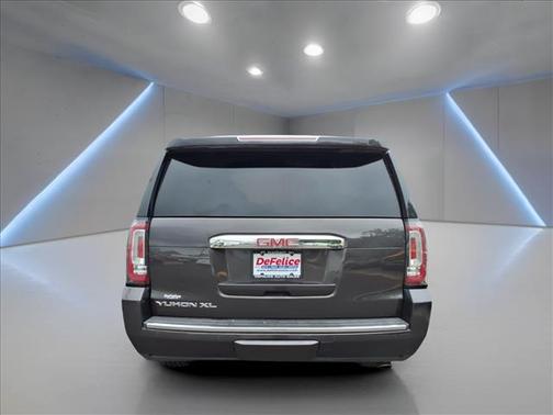Gray 2016 GMC Yukon XL Denali
