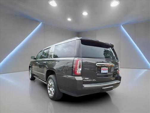 Gray 2016 GMC Yukon XL Denali
