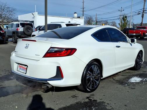 2017 Honda Accord EX-L w/Navigation & Honda Sensing