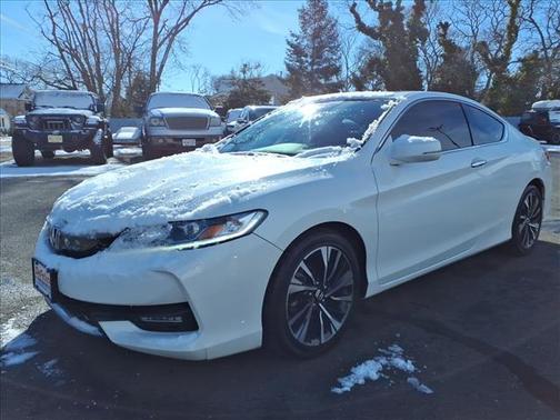 2017 Honda Accord EX-L w/Navigation & Honda Sensing