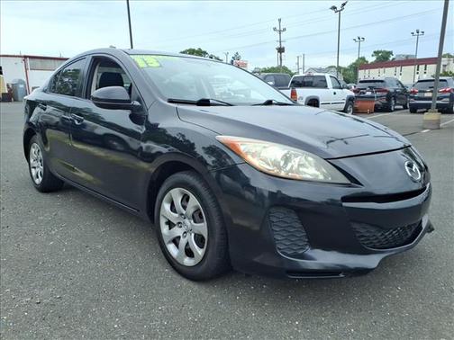 Black 2013 Mazda Mazda3 i SV