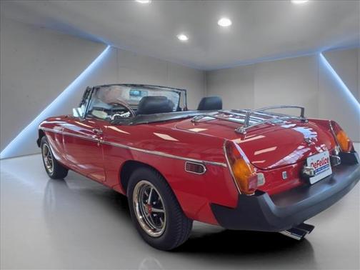 1977 MG MGB 2 DR