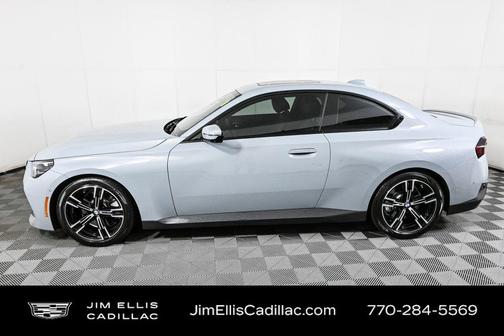 2022 BMW 230 i