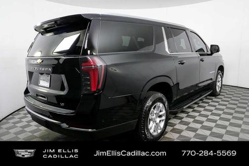 2025 Chevrolet Suburban LT