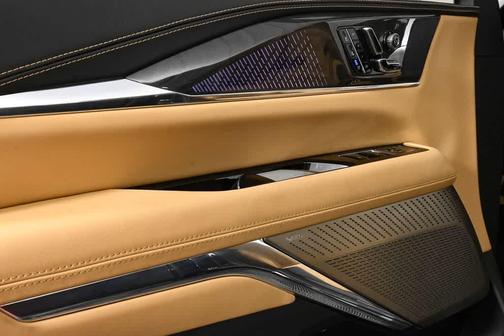 2025 Cadillac Escalade IQ Luxury 2