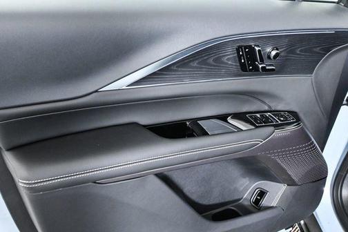 2025 Cadillac LYRIQ Sport