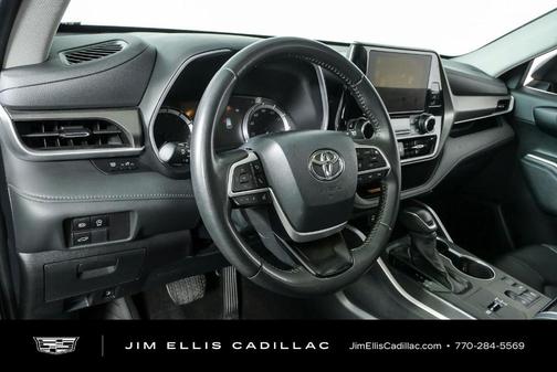 Black 2024 Toyota Highlander LE