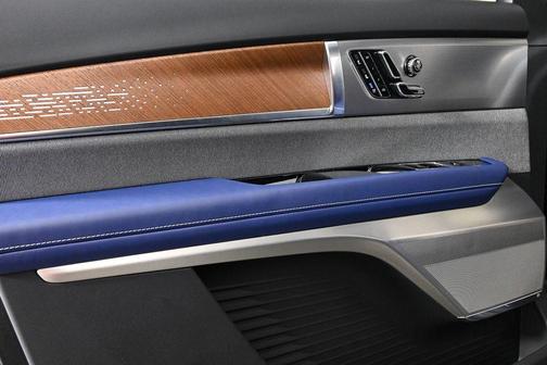 2026 Cadillac VISTIQ Premium Luxury