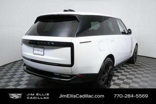 Fuji White 2024 Land Rover Range Rover P400 SE