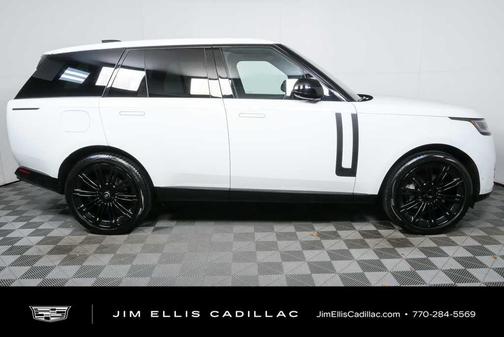 Fuji White 2024 Land Rover Range Rover P400 SE