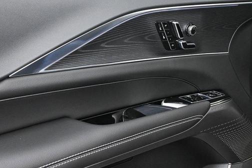 2025 Cadillac LYRIQ Sport