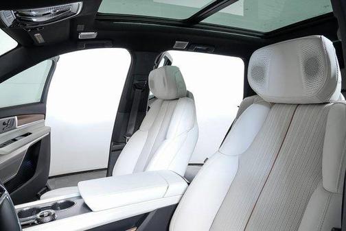 2026 Cadillac VISTIQ Luxury