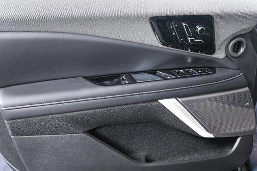 2025 Cadillac OPTIQ Luxury