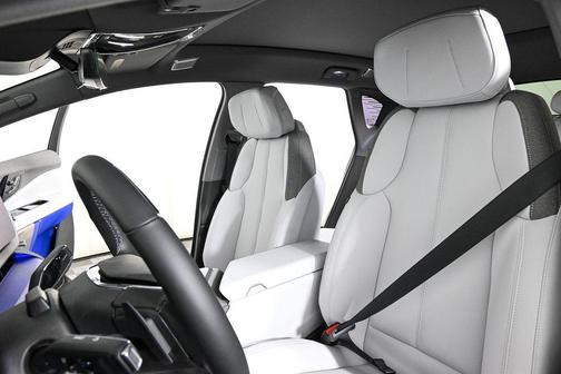 2025 Cadillac OPTIQ Luxury