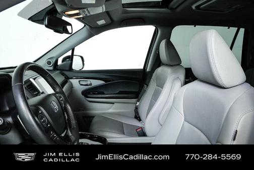 Obsidian Blue Pearl 2018 Honda Pilot Touring