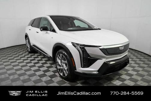 Crystal White Tri-Coat 2025 Cadillac OPTIQ Luxury