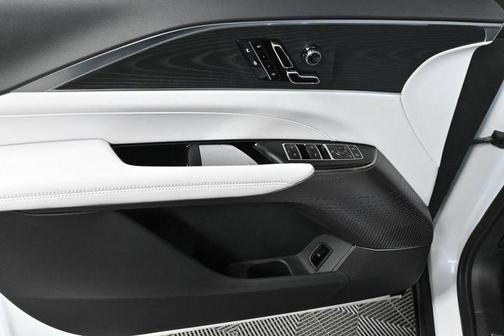 2025 Cadillac LYRIQ Luxury