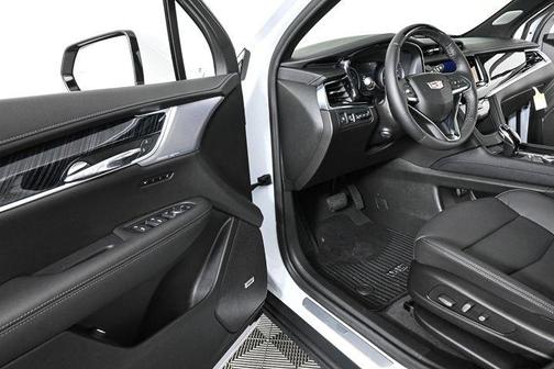 2025 Cadillac XT6 Premium Luxury FWD