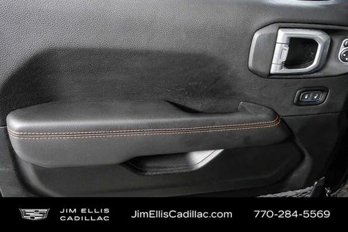 Black Clearcoat 2021 Jeep Gladiator Mojave